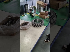 در حال نصب نردبان های کروی هستند