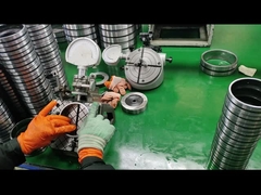 در حال آزمایش دقت استر های کروی