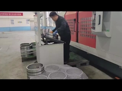 در حال آزمایش دقت استر های کروی