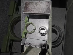 در حال نصب قرار دادن لاجری UCP205